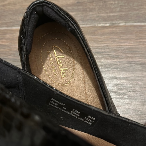 Clarks black croc leather shoes 7.5 - Picture 2 of 5